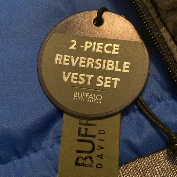 Buffalo reversible vest size 14/16 camo one side and blue with faux fur top opp - Picture 5 of 7